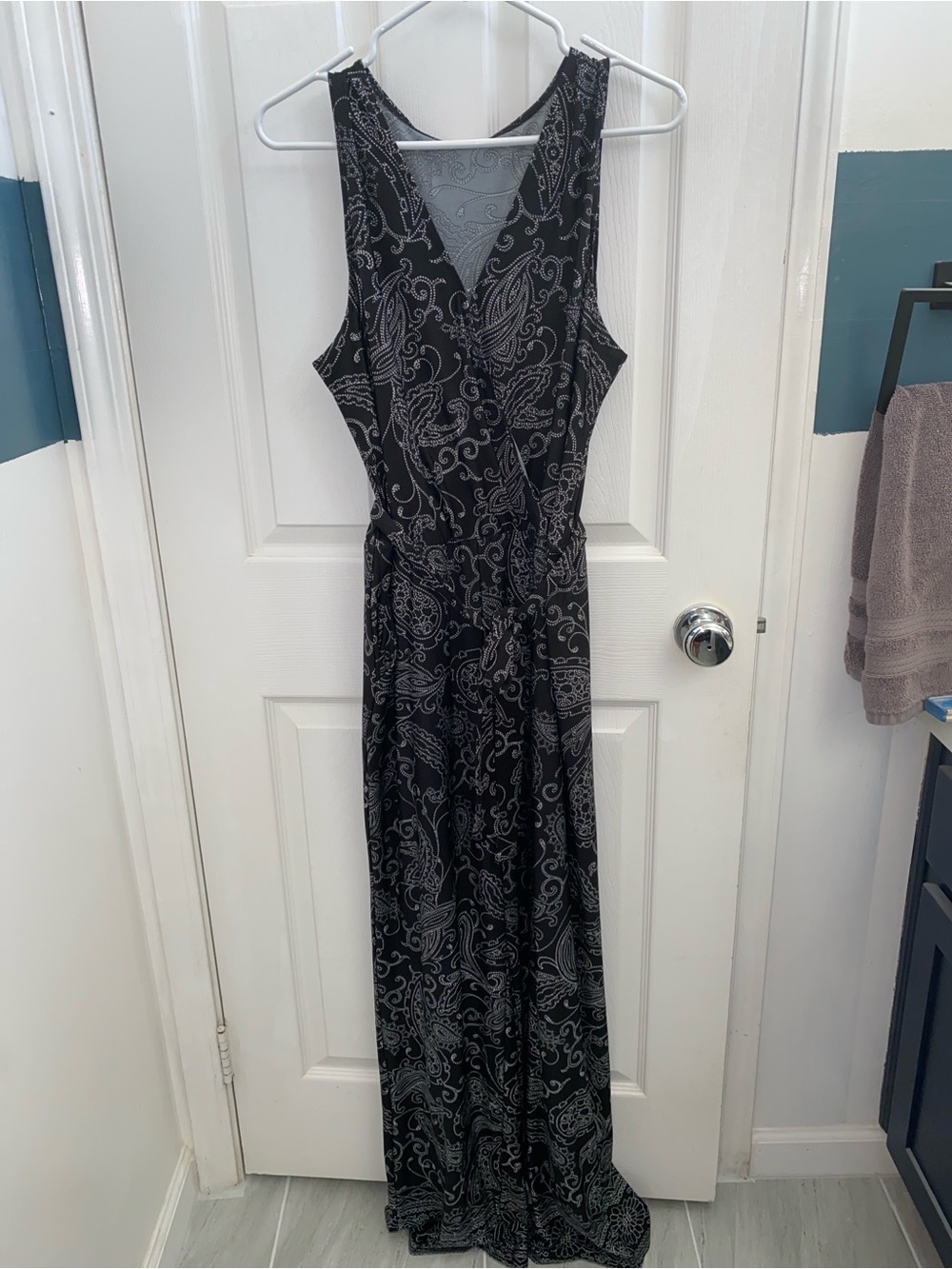 NY Collection Black and Gray Paisley Jumpsuit